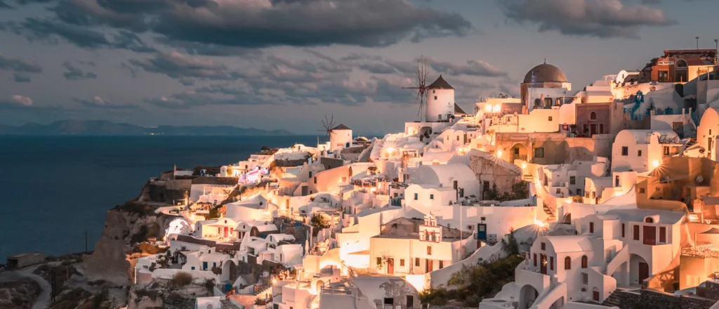 reasons to visit santorini greece 2560x1100 1